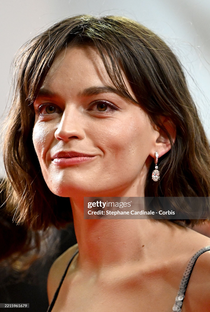 Emma Mackey - Poster 1