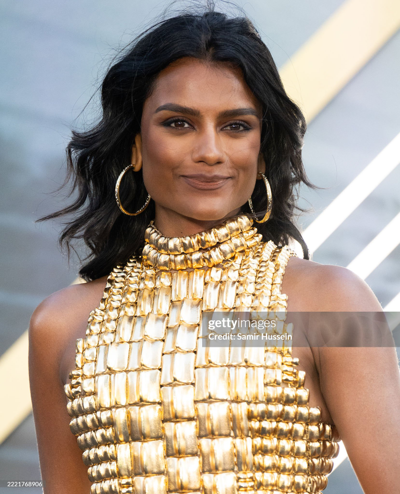Simone Ashley - Foto 1