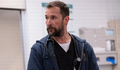 Noah Wyle explica por que a 2ª temporada de “The Pitt” se passa no Dia da Independência