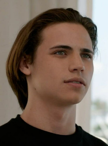 Tanner Buchanan (8 de Dezembro de 1999) | Artista | Filmow