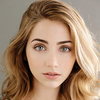 Emily Rudd - Foto 1
