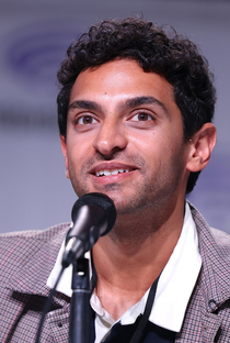 Karan Soni - Poster 1