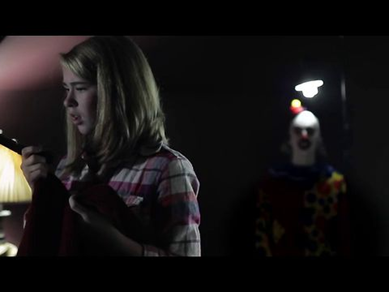 Foto 1 de The Clown Statue