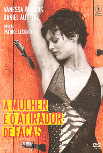 A Mulher e o Atirador de Facas - Poster / Capa / Cartaz - Oficial 5