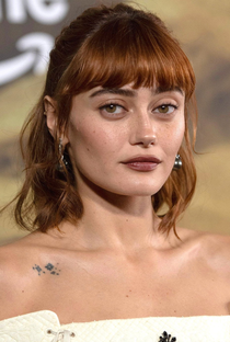 Ella Purnell - Poster 1