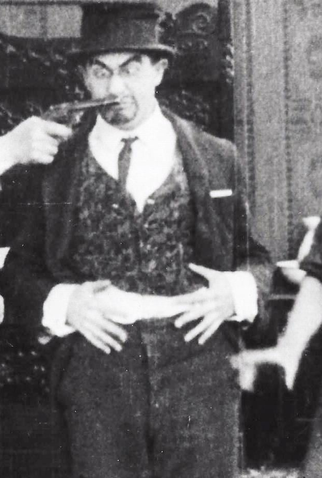 Poster 1 de Curta Caught with the Goods (1917)