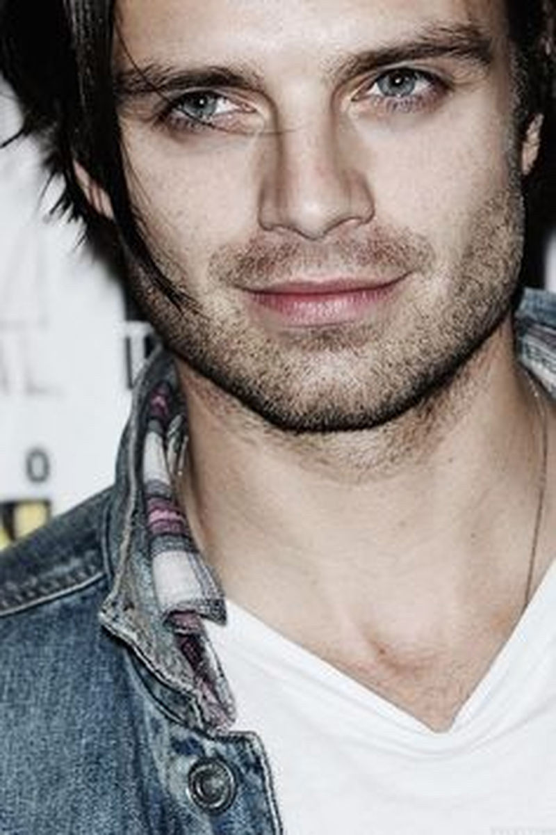 Sebastian Stan - Foto 18