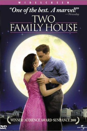  de Filme Two Family House (2000)