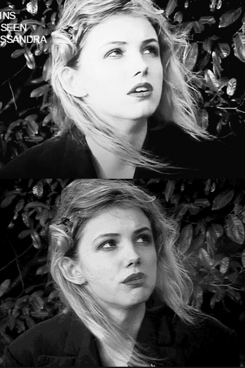  de Curta Skins - Unseen: Cassandra (2008)