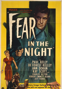 Um Rosto no Espelho (Fear in the Night)