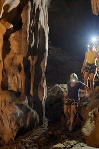 Poster de Episódio Cave Raid (2024)