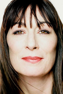 Anjelica Huston - Poster / Capa / Cartaz - Oficial 1