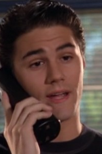 Poster de Episódio Loves Me, Loves Me Not (2000)