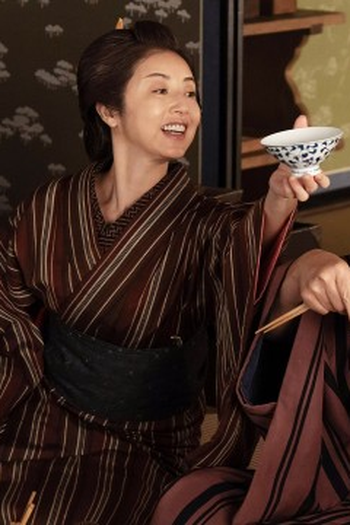 Poster de Episódio 三人の女 (2025)