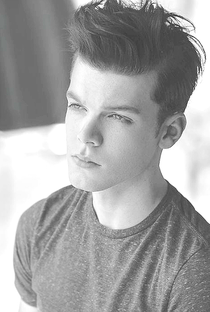 Cameron Monaghan - Poster 1
