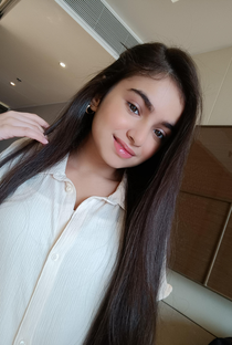 Suhani Juneja - Poster 1