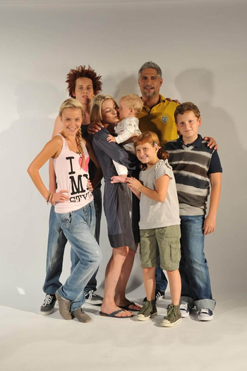 Poster de Franquia Moji, tvoji, najini (2010)