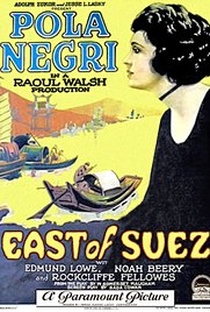 A Leste de Suez - Poster / Capa / Cartaz - Oficial 1