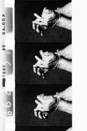 Poster de Curta Hands Tied (1968)