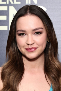 Sadie Stanley - Poster 1