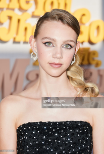 Elle Graham - Poster 1