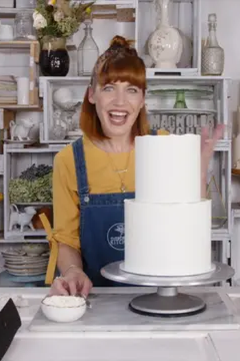 Poster de Episódio Tiering a Cake (None)