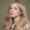 Freya Allan - Foto 1