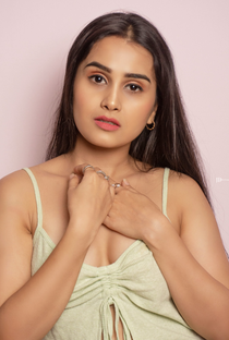 Anushka Kaushik - Poster 1