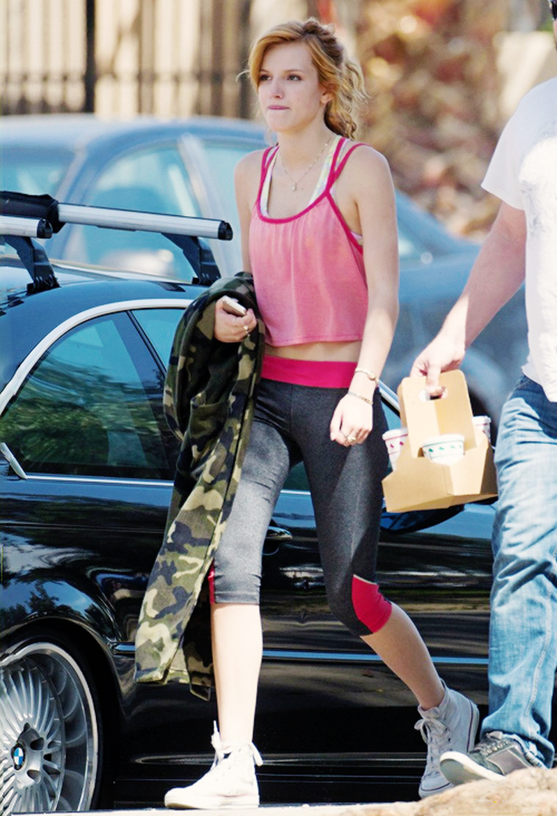 Bella Thorne - Foto 3