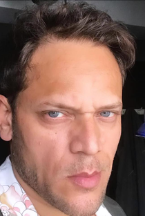 Waqar Khan - Poster / Capa / Cartaz - Oficial 1