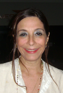 Bia Nunnes - Poster 1