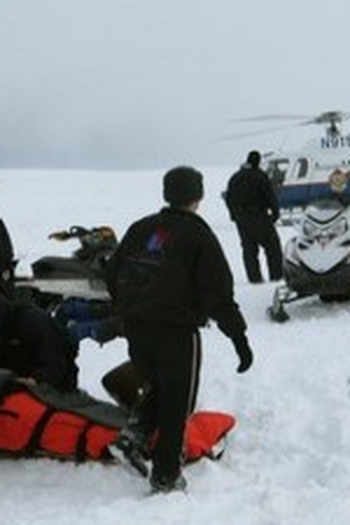 Poster de Episódio Ice Patrol (2009)