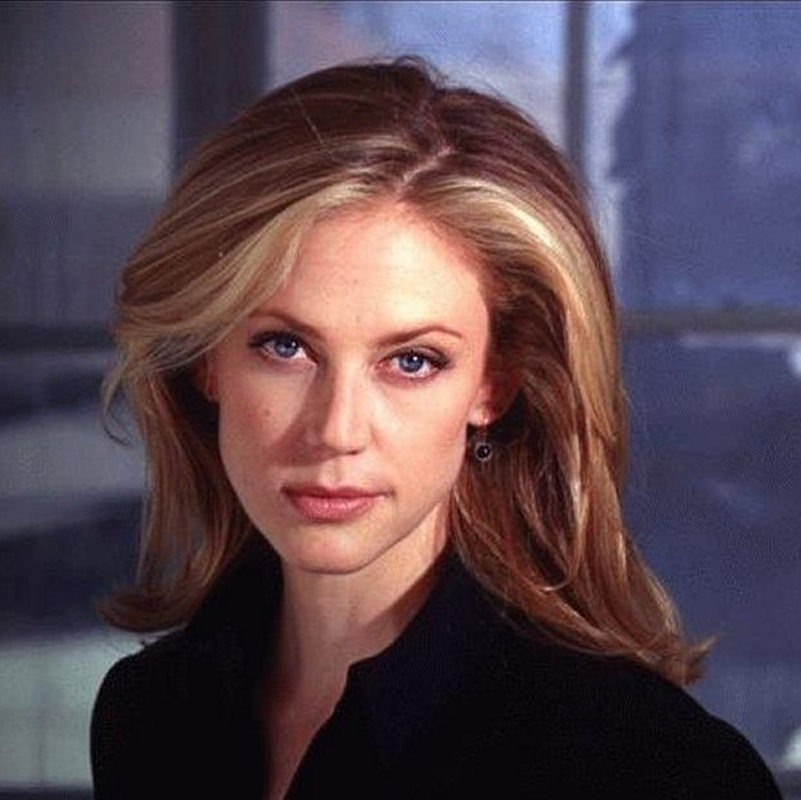 Ally Walker - Foto 1