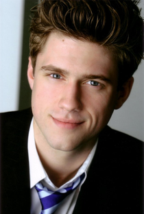 Aaron Tveit - Poster 4