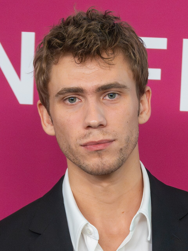 Owen Teague - Foto 1