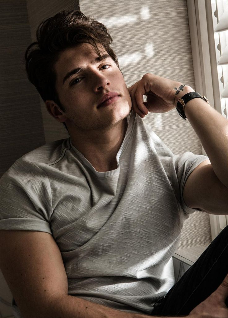 Gregg Sulkin - Foto 10