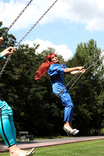  de Curta Shaking The Habitual (2013)