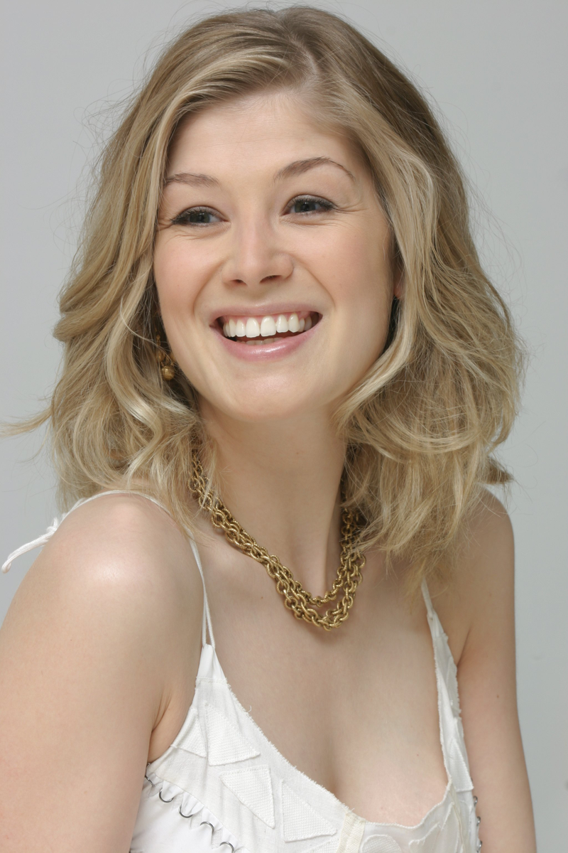Rosamund Pike - Foto 17