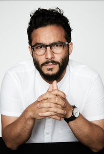 Ennis Esmer - Poster 1