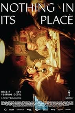 Nada em seu Lugar (Hiçbir şey Yerinde Değil)