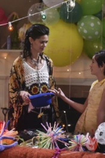 Poster de Episódio Dancing in the Dark (2017)