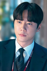 8회 (8회)