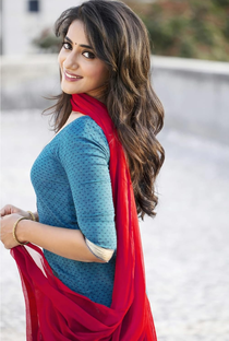 Rutuja Shinde - Poster / Capa / Cartaz - Oficial 1