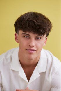 Oliver Webb (VI) - Poster 1