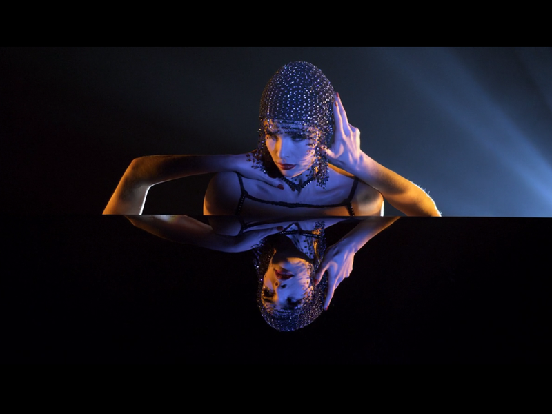 Foto 8 de Feu: Crazy Horse Paris