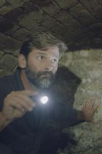 Poster de Episódio Surviving the End (2018)
