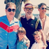 Elton John, Neil Patrick Harris e suas famílias curtem férias juntos