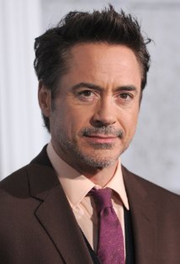 Robert Downey, Jr assina contrato para participar dos próximos filmes dos Vingadores