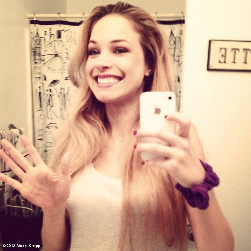 Alexis Knapp - Foto 1