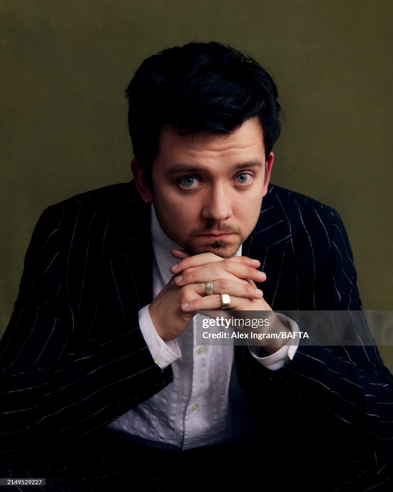 Asa Butterfield - Foto 12